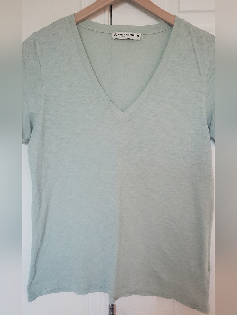 Like New American Giant Airy Supima V-neck Tee Size Small